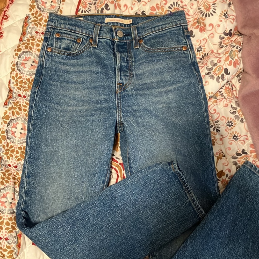 Levi’s Wedgie straight 25